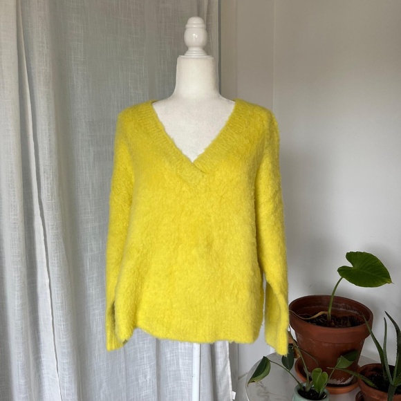 MAEVE BY ANTHROPOLOGIE OVERSIZED V-NECK SWEATER – BRIGHT YELLOW MOHAIR BLEND – S - Picture 2 of 7
